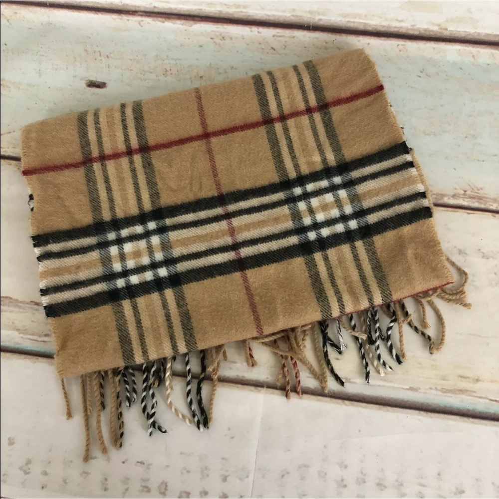 V. Fraas Cashmink Oversized Camel Check Scarf - Picture 4 of 4